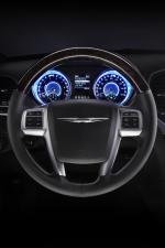 Chrysler 300C 2011 года